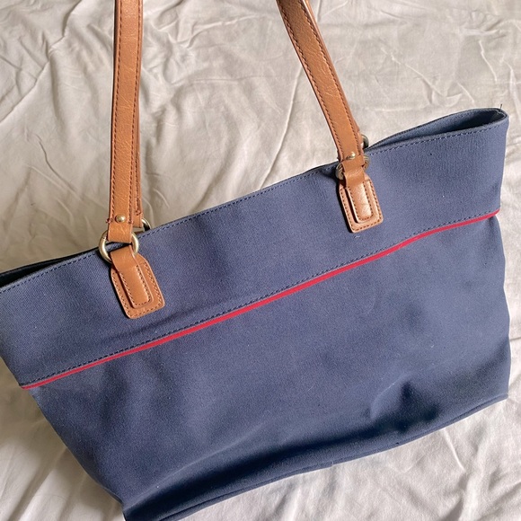 Large Tommy Hilfiger purse/bag - Picture 6 of 8